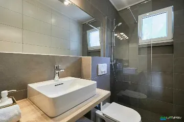 2-Bedroom Seafront Apartment in Babino Polje