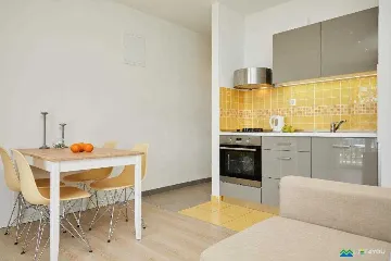 Seafront apartment for 2 in Babino Polje