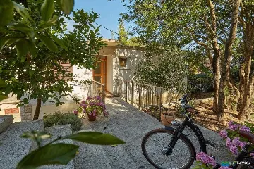 Seafront apartment for 2 in Babino Polje