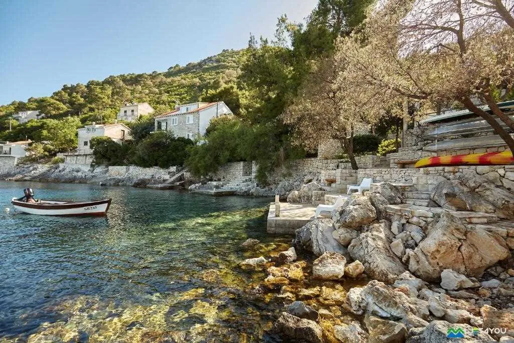 Seafront apartment for 2 in Babino Polje