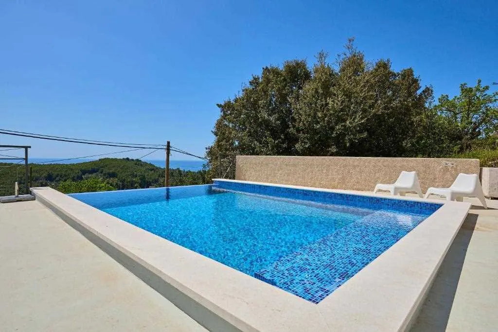 3-Bedroom Villa for 6 Guests in Babino Polje