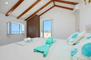 3-Bedroom Villa for 6 Guests in Babino Polje