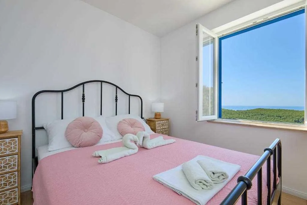 3-Bedroom Villa for 6 Guests in Babino Polje