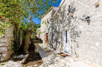 1-Bedroom Apartment in Maranovići for 4 Guests