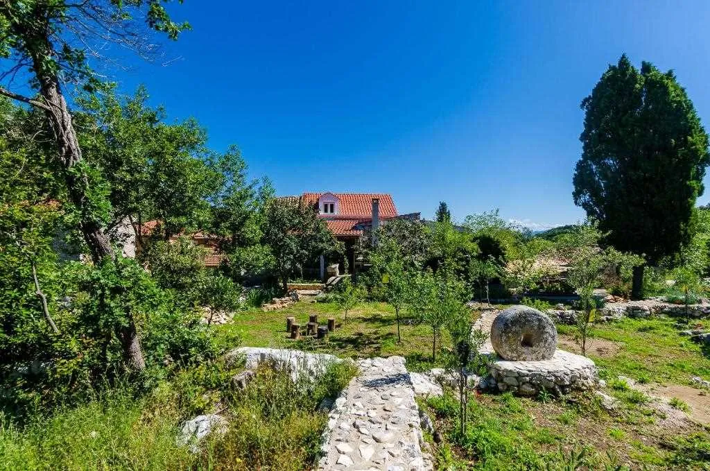 Apartment for 4 Guests in Maranovići, Croatia