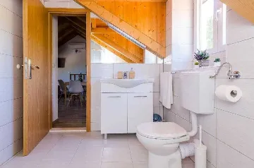 Apartment for 4 Guests in Maranovići, Croatia