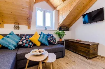 Apartment for 4 Guests in Maranovići, Croatia