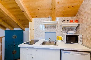 Apartment for 4 Guests in Maranovići, Croatia