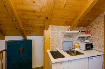 Apartment for 4 Guests in Maranovići, Croatia