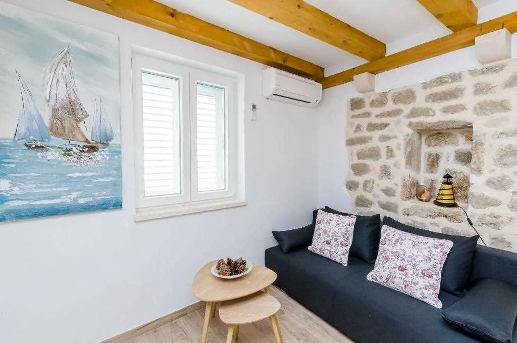 Apartment in Maranovići for Up to 4 Guests