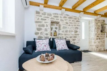 Apartment in Maranovići for Up to 4 Guests