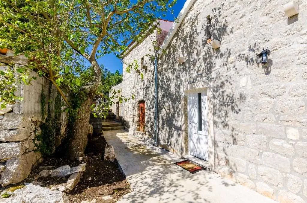 Apartment in Maranovići for Up to 4 Guests