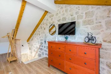 Apartment in Maranovići for Up to 4 Guests