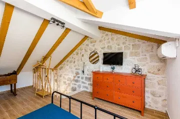 Apartment in Maranovići for Up to 4 Guests