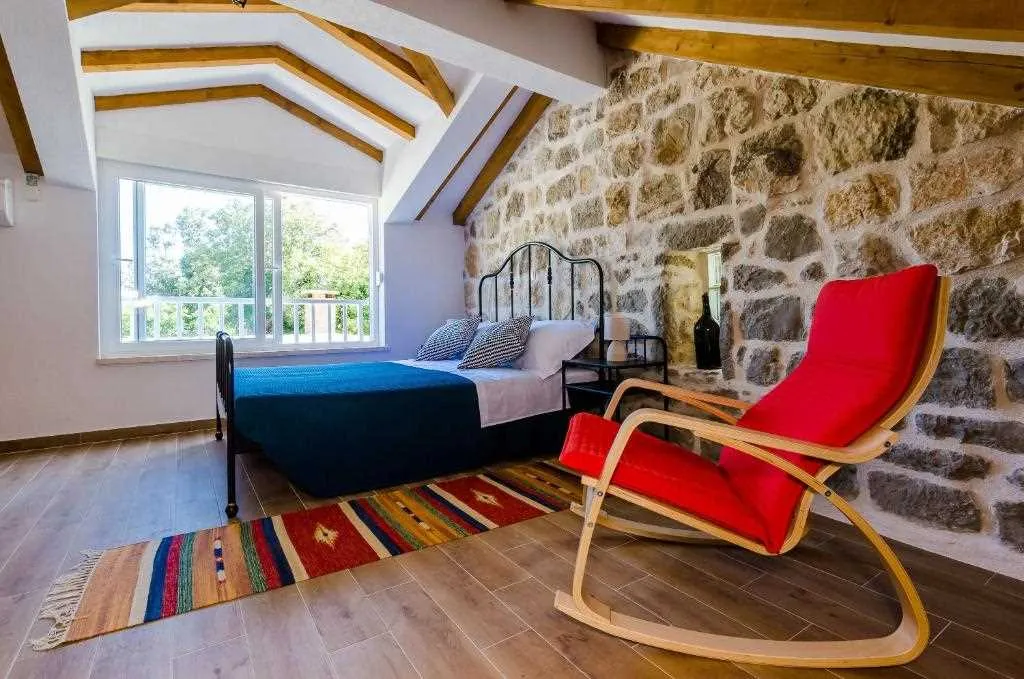 Apartment in Maranovići for Up to 4 Guests