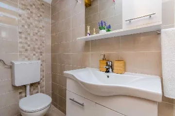 Apartment in Maranovići for Up to 4 Guests