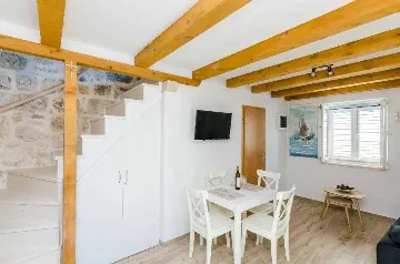Apartment in Maranovići for Up to 4 Guests