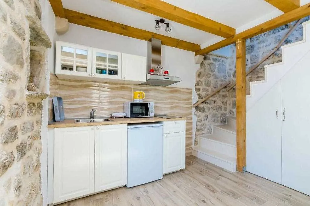 Apartment in Maranovići for Up to 4 Guests