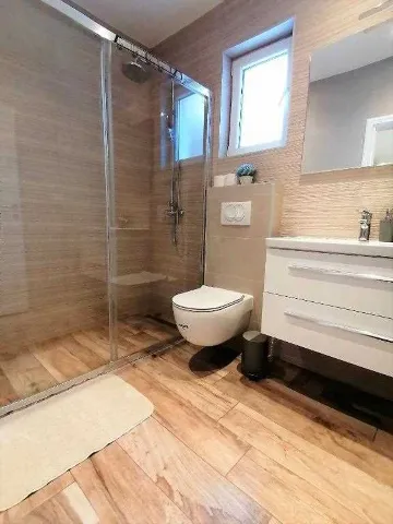 Apartment in Goveđari for 4 with Sea-View Balcony