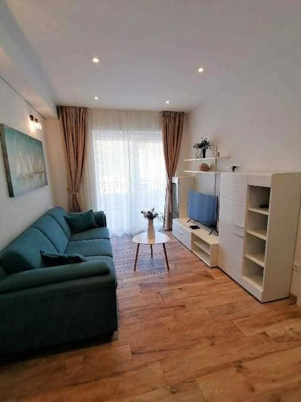 Apartment in Goveđari for 4 with Sea-View Balcony