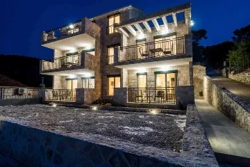 Poolside Apartment for 2 with Sea Views in Goveđari