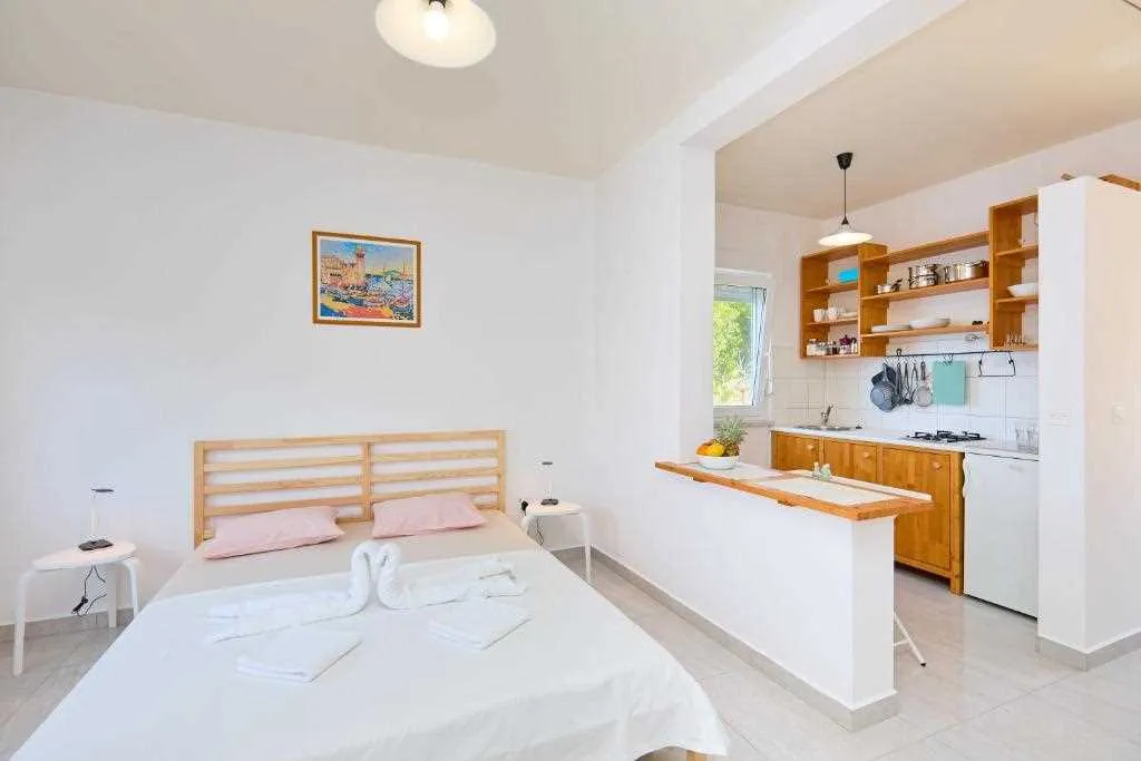 Apartment for 2 Guests with Balcony in Babino Polje