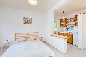 Apartment for 2 Guests with Balcony in Babino Polje