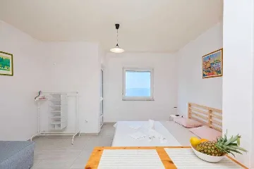 Apartment for 2 Guests with Balcony in Babino Polje