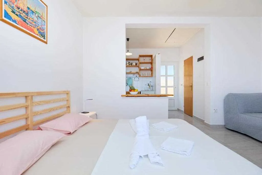 Apartment for 2 Guests with Balcony in Babino Polje