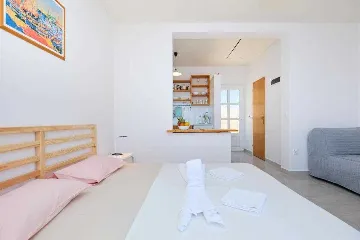 Apartment for 2 Guests with Balcony in Babino Polje