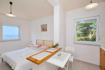 Apartment for 2 Guests with Balcony in Babino Polje