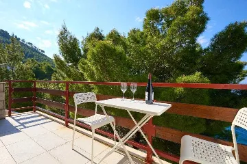 Apartment for 2 with Private Balcony in Babino Polje