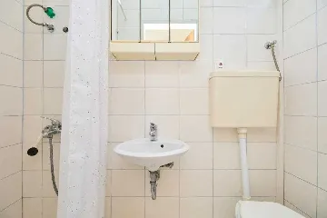 Apartment for 2 with Private Balcony in Babino Polje