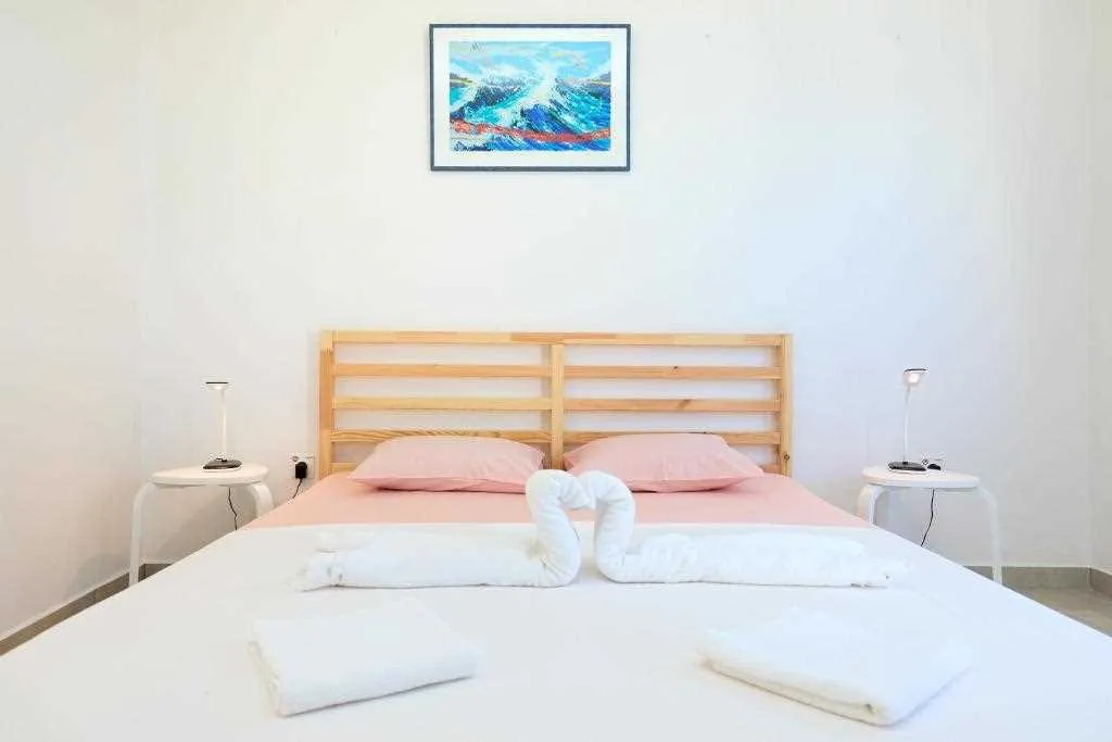 Apartment for 2 with Private Balcony in Babino Polje