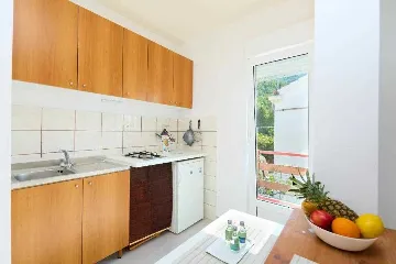 Apartment for 2 with Private Balcony in Babino Polje