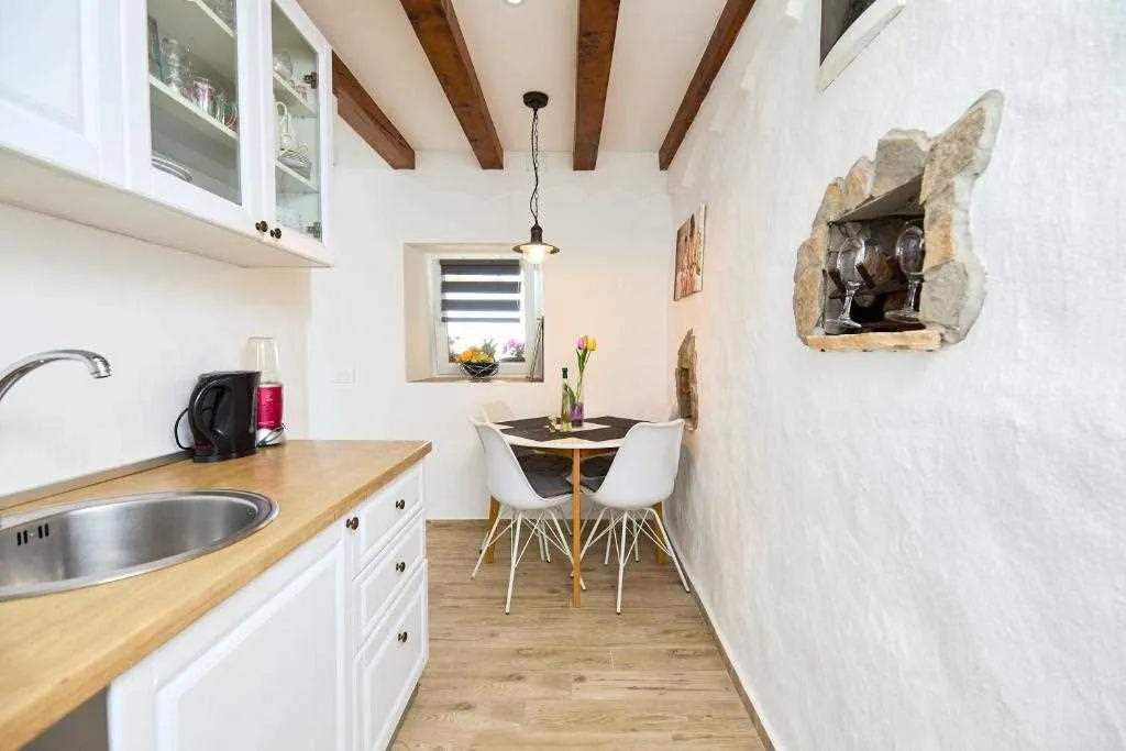 Country House for 4 Guests in Babino Polje