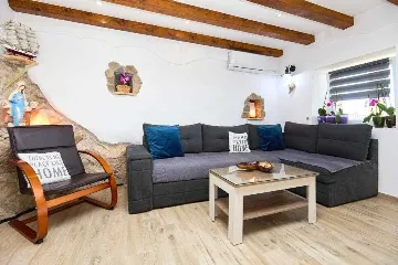 Country House for 4 Guests in Babino Polje