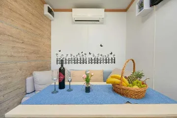 Tiny House Mobile Home in Babino Polje (Up to 5)