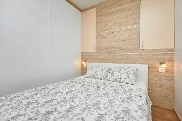 Tiny House Mobile Home in Babino Polje (Up to 5)