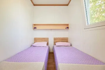 Tiny House Mobile Home in Babino Polje (Up to 5)