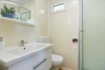 Tiny House Mobile Home in Babino Polje (Up to 5)