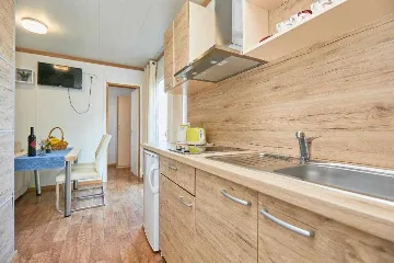 Tiny House Mobile Home in Babino Polje (Up to 5)