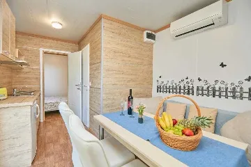 Tiny House Mobile Home in Babino Polje (Up to 5)