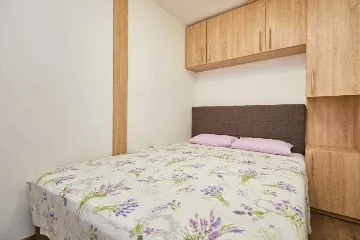 Tiny Mobile Home with Terrace in Babino Polje