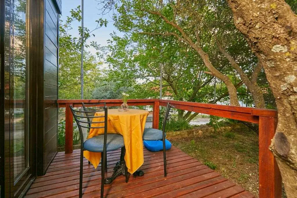 Tiny Mobile Home with Terrace in Babino Polje