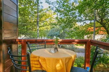 Tiny Mobile Home with Terrace in Babino Polje