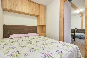 Tiny Mobile Home with Terrace in Babino Polje