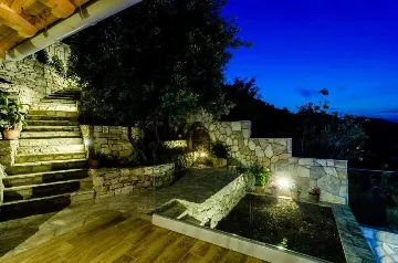 3-Bedroom Apartment with Private Pool in Babino Polje