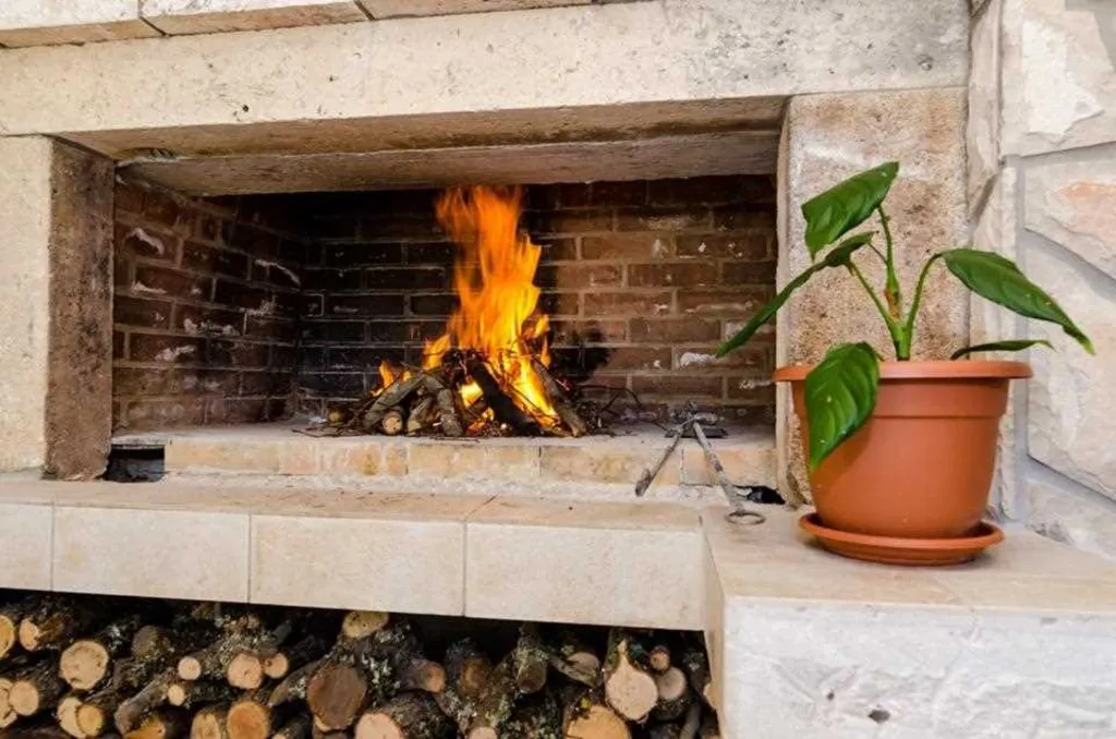 3-Bedroom Apartment with Private Pool in Babino Polje