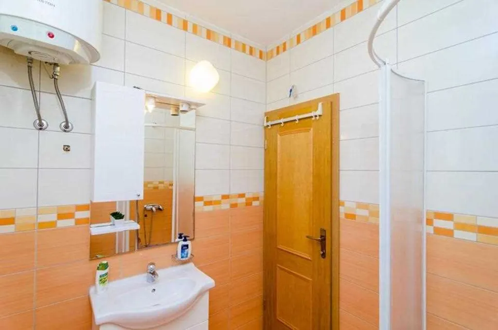 3-Bedroom Apartment with Private Pool in Babino Polje